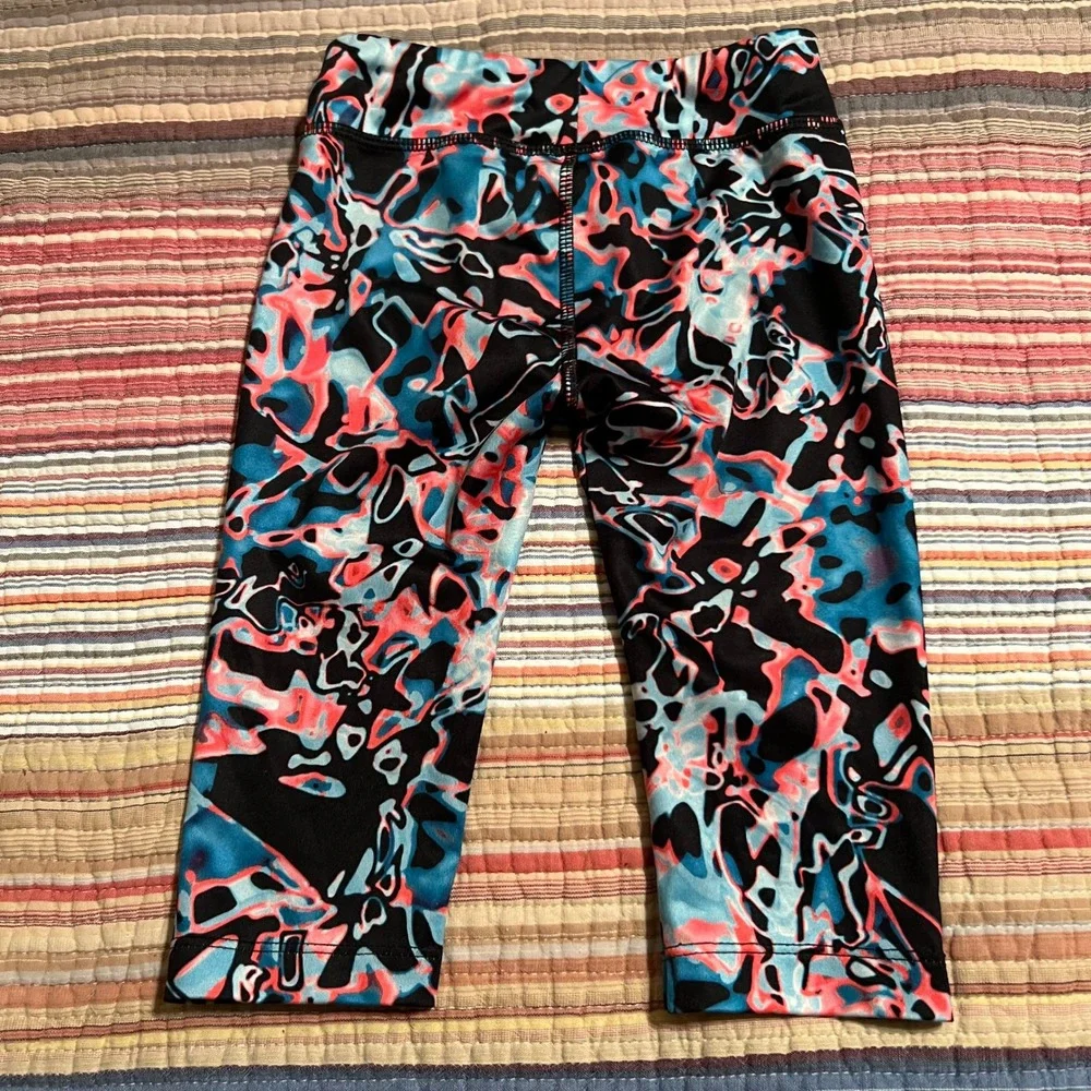 Under Armour Girls 3T Capri Leggings Black Pink Blue Abstract Activewear